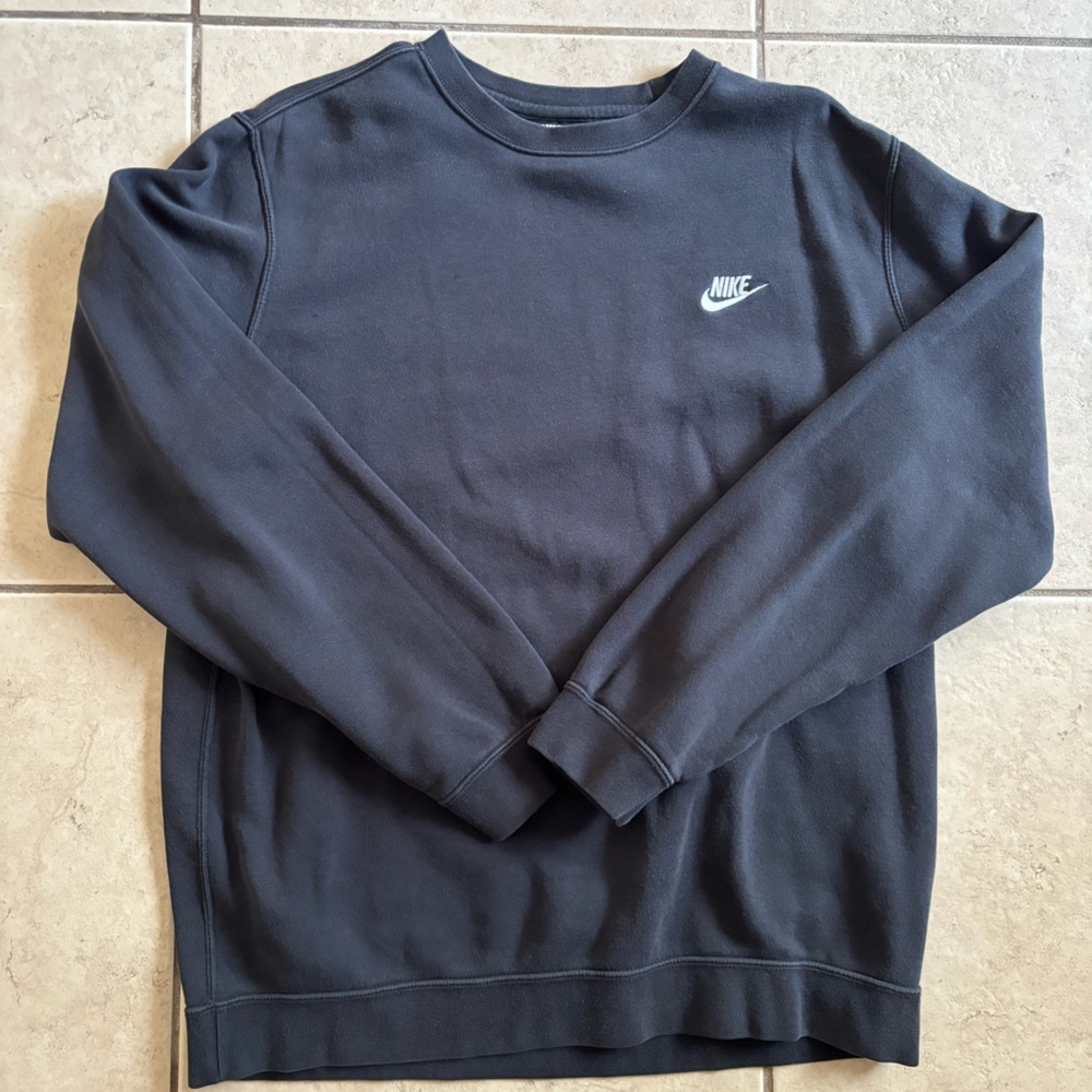 Nike sweatshirt